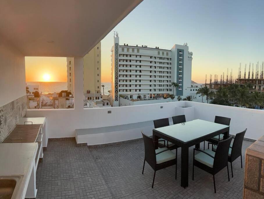 2Br/2Ba Condo 1 Block To Ocean! - Unit #5 Mazatlán Kültér fotó