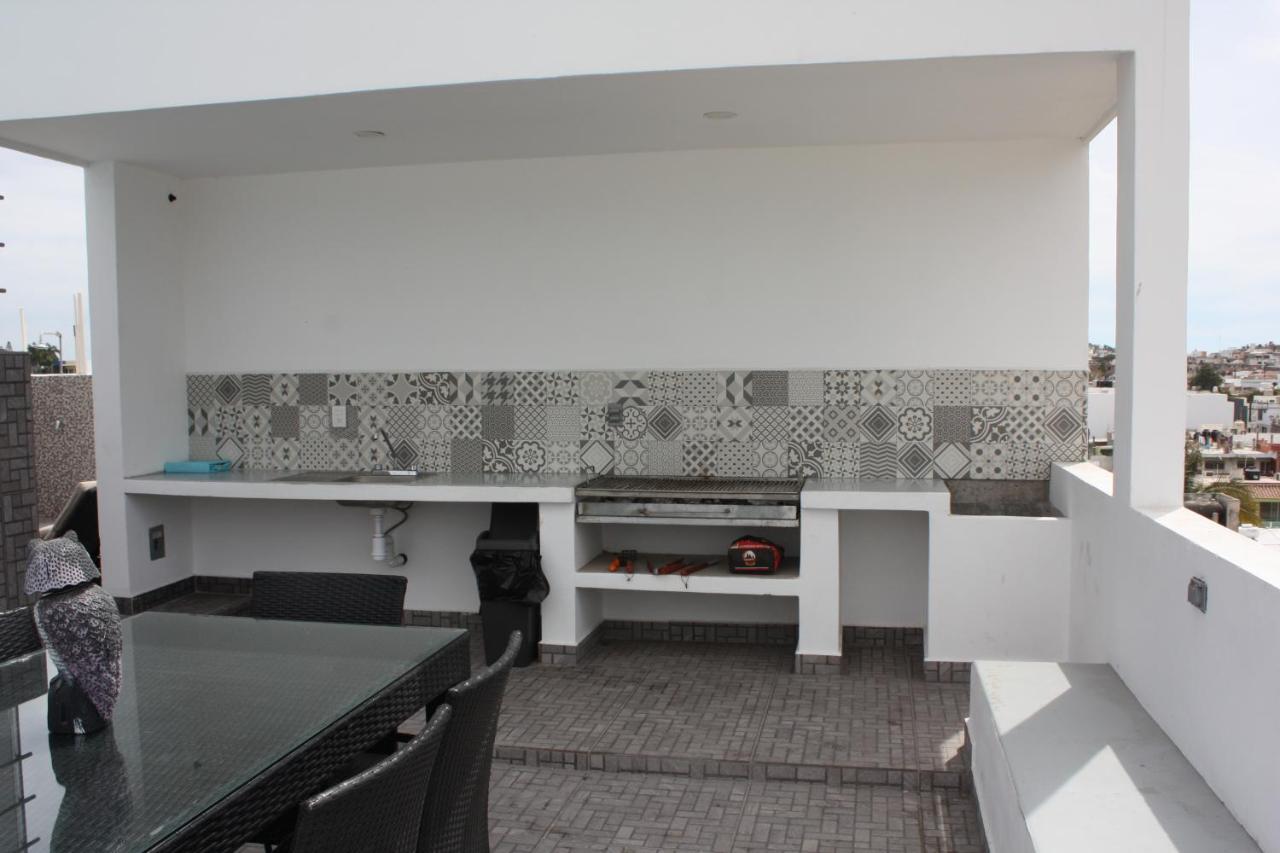 2Br/2Ba Condo 1 Block To Ocean! - Unit #5 Mazatlán Kültér fotó