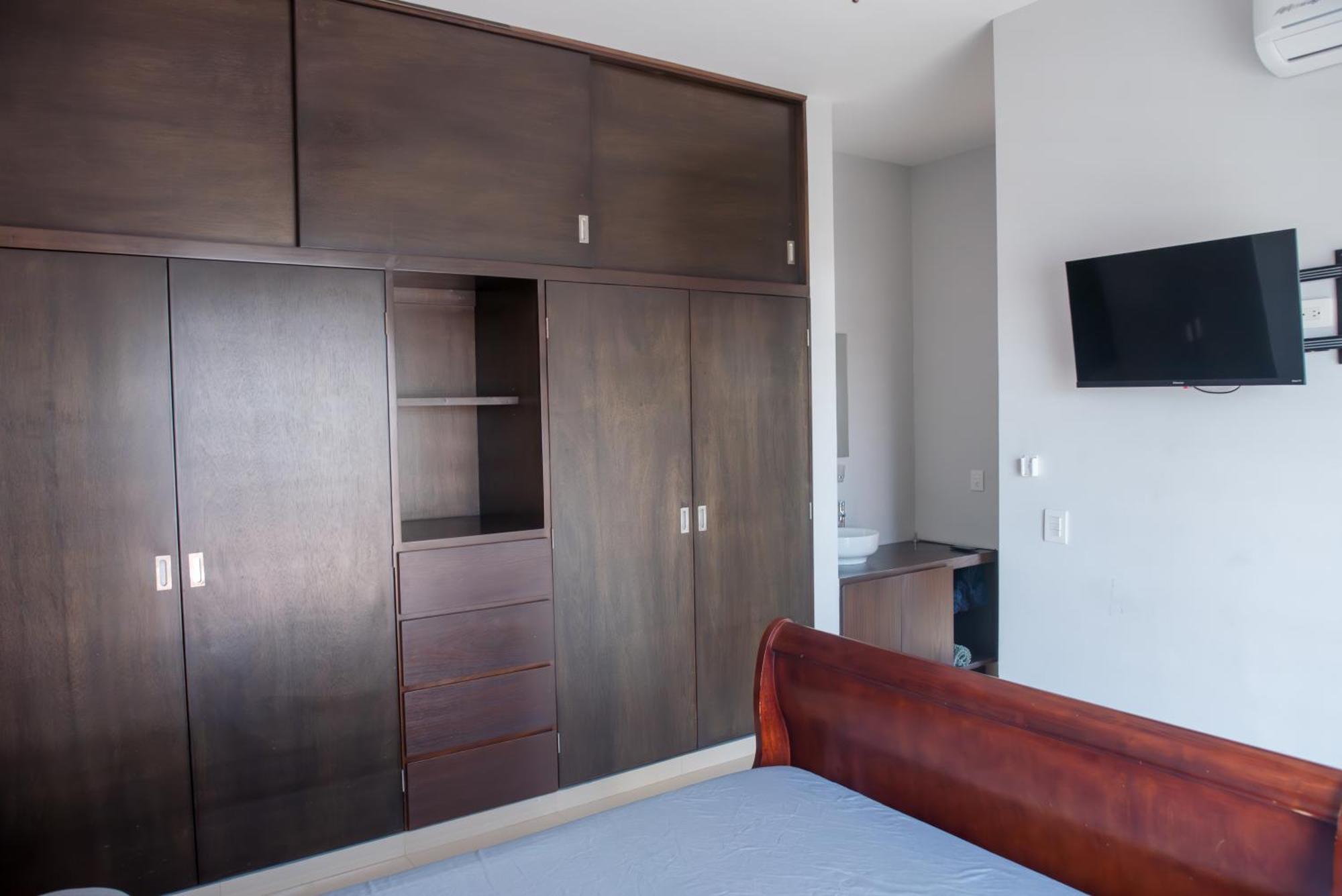 2Br/2Ba Condo 1 Block To Ocean! - Unit #5 Mazatlán Kültér fotó